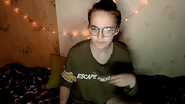 Alessa Kiss online show from May 2026 03:43:01 PM
