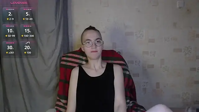 Alessa Kiss online show from June 2026 10:07:01 AM