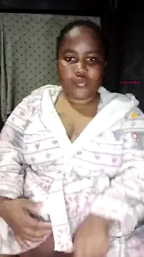Snapshot of ChubbyMidgetxxx19 chatting on July 2026 05:40:02 PM ChubbyMidgetxxx19 online show from July 2026 05:40:02 PM