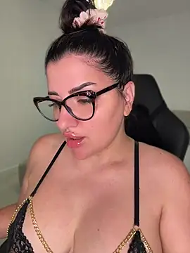 Snapshot of SophiePale chatting on July 2026 08:09:02 AM SophiePale online show from July 2026 08:09:02 AM