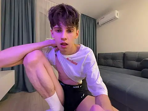 Ryann Desire online show from July 2026 05:06:02 PM