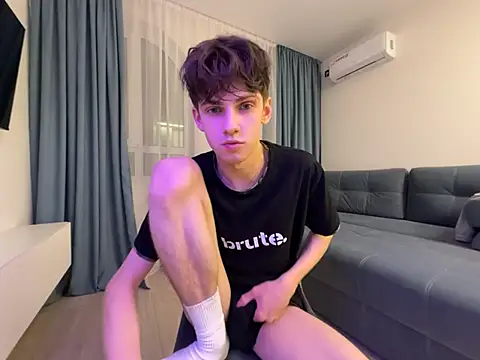 Ryann Desire online show from July 2026 05:33:01 PM