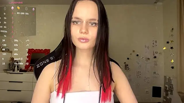 Tailor Kayka online show from May 2026 02:45:01 PM