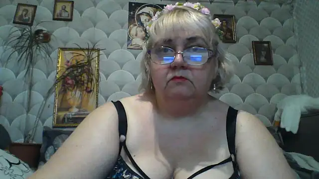 MarinaFarina53 online show from May 2026 07:13:02 AM