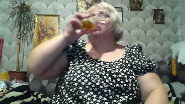 MarinaFarina53 online show from May 2026 06:09:01 PM