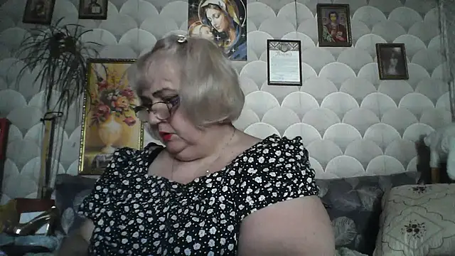 MarinaFarina53 online show from June 2026 05:04:01 AM