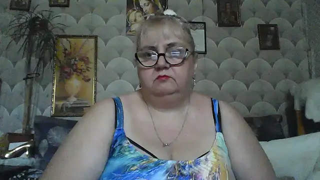 MarinaFarina53 online show from June 2026 02:01:01 PM