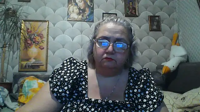 MarinaFarina53 online show from July 2026 05:15:02 PM