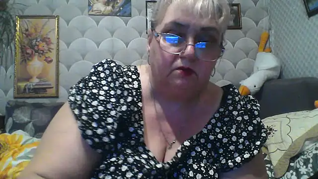 MarinaFarina53 online show from July 2026 06:06:02 PM