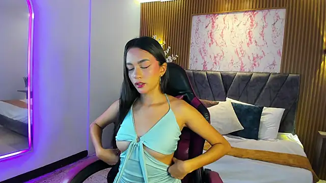 Aisha Vex online show from June 2026 12:24:02 PM