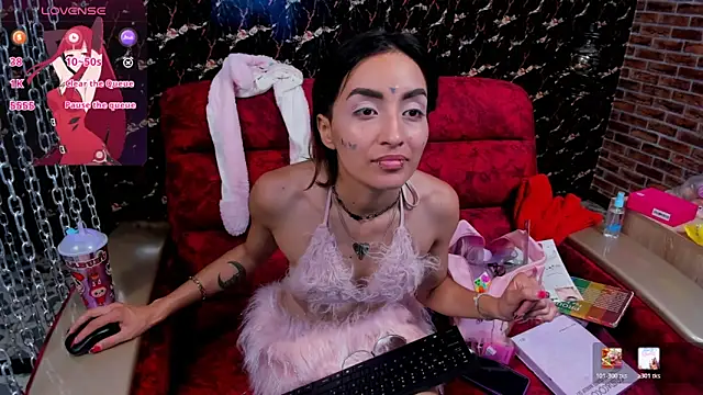 LunaiXMoon  online show from May 2026 12:10:02 PM