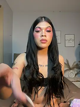 DanikaLovve online show from May 2026 04:12:02 PM