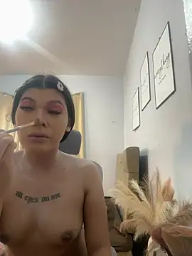 DanikaLovve online show from May 2026 03:17:01 PM