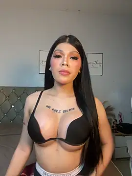 DanikaLovve online show from June 2026 04:48:01 PM