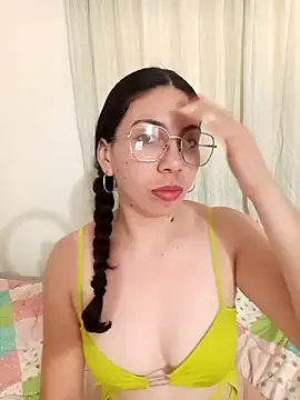 Mia essence online show from May 2026 07:31:01 PM