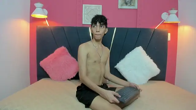 ero boy40 online show from June 2026 04:07:02 AM