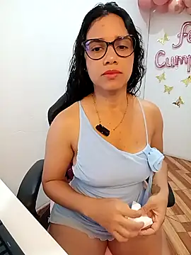 Snapshot of alanahot94 chatting on May 2026 03:01:02 AM alanahot94 online show from May 2026 03:01:02 AM