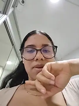 Snapshot of alanahot94 chatting on June 2026 12:37:01 AM alanahot94 online show from June 2026 12:37:01 AM