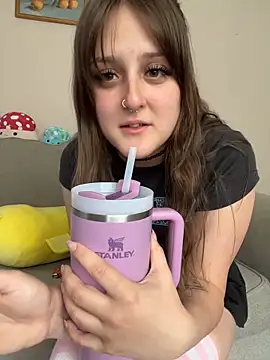 Snapshot of Hazel_Haze chatting on May 2026 01:28:02 PM Hazel Haze online show from May 2026 01:28:02 PM