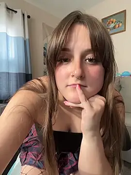 Snapshot of Hazel_Haze chatting on May 2026 11:03:01 PM Hazel Haze online show from May 2026 11:03:01 PM
