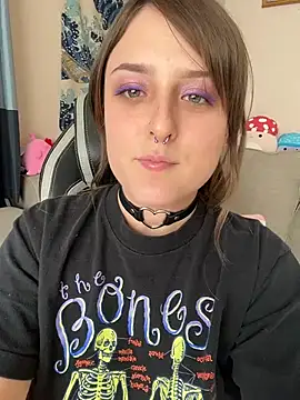 Snapshot of Hazel_Haze chatting on June 2026 10:08:01 PM Hazel Haze online show from June 2026 10:08:01 PM
