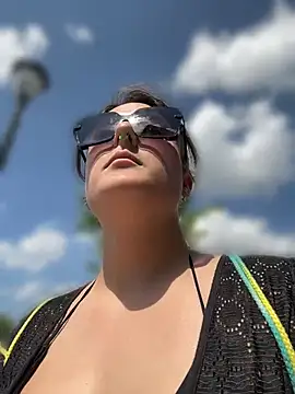 Snapshot of Hazel_Haze chatting on July 2026 08:15:02 PM Hazel Haze online show from July 2026 08:15:02 PM