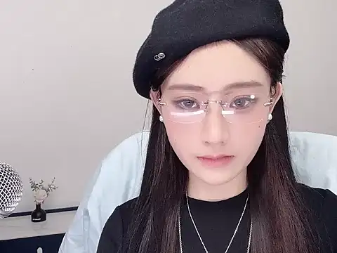  222Mia online show from May 2026 03:15:01 AM