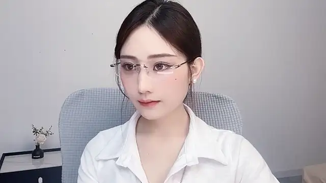  222Mia online show from May 2026 02:17:01 AM