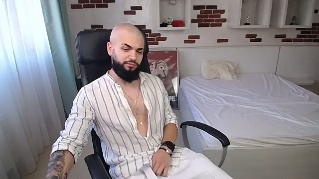 OscarWillss online show from May 2026 05:01:02 AM