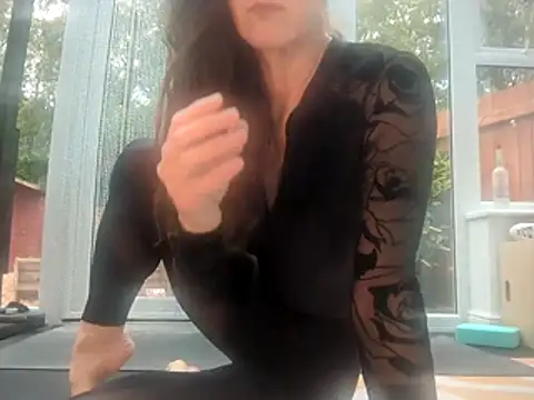 Lady T  online show from May 2026 11:27:02 AM