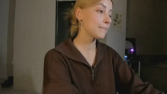 Snapshot of Jane_Bright chatting on March 2025 11:28:02 PM Jane Bright online show from March 2025 11:28:02 PM