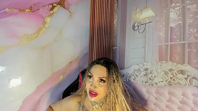 LaylaWatsson online show from May 2026 02:40:02 AM