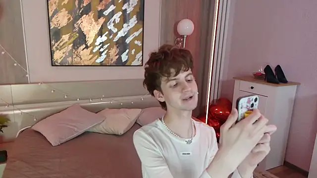 Bimbo boy  online show from May 2026 01:42:02 PM