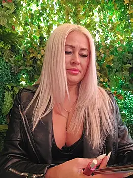 MILFBARBY online show from November 2025 08:06:01 AM