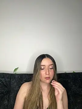 Sarisloves online show from July 2026 04:12:01 AM