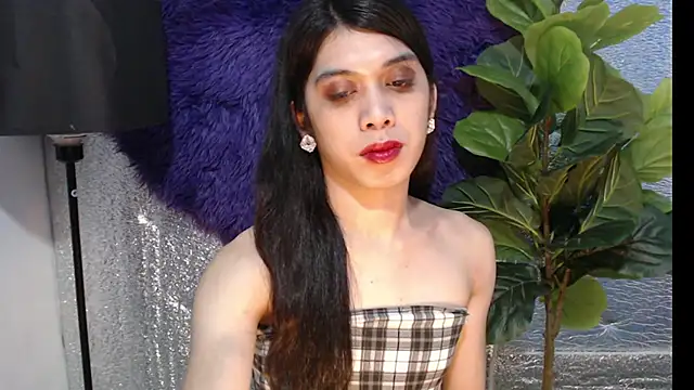 RoseAmarie online show from May 2026 12:24:01 PM