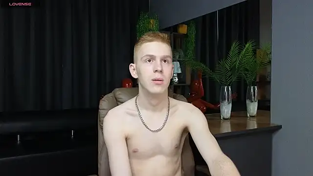 Tommy CrashXXX online show from May 2026 12:46:01 PM