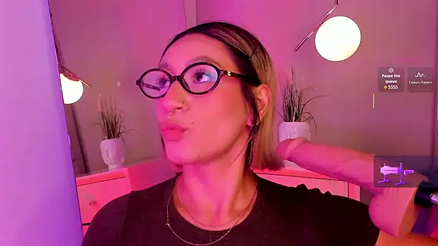 ValkaDoll online show from June 2026 01:24:02 PM