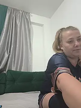 JuliaBestX online show from July 2026 10:40:02 PM