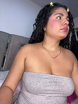 Yassy 11 online show from May 2026 11:00:01 PM