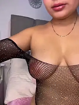Yassy 11 online show from May 2026 08:50:02 PM