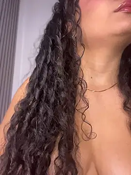 Yassy 11 online show from June 2026 07:41:02 PM