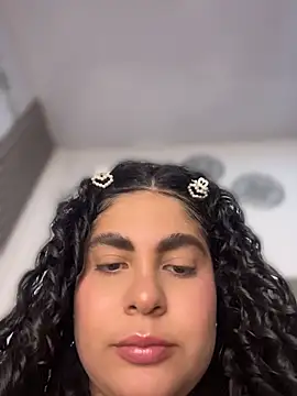 Yassy 11 online show from June 2026 07:47:01 PM