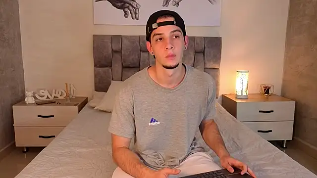 isaacblaze  online show from May 2026 03:57:01 AM