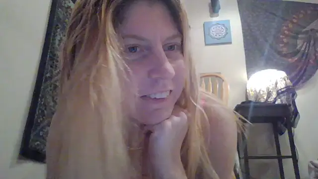 Snapshot of daddys_girl333 chatting on July 2026 02:38:01 AM daddys girl333 online show from July 2026 02:38:01 AM