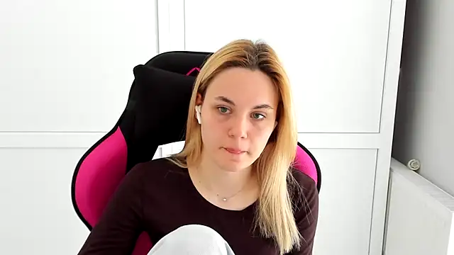 Emma starrs  online show from May 2026 08:33:02 AM
