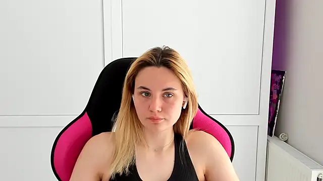 Emma starrs  online show from May 2026 12:02:01 PM