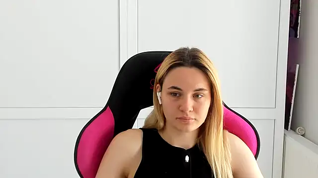 Emma starrs  online show from June 2026 12:36:02 PM