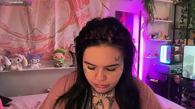 BigBootyHolly online show from July 2026 12:51:02 PM