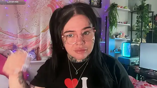 BigBootyHolly online show from July 2026 07:15:02 AM